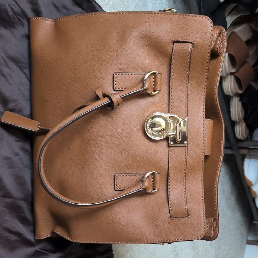 Women's Tan Leather Tote Bag with Gold Hardware
